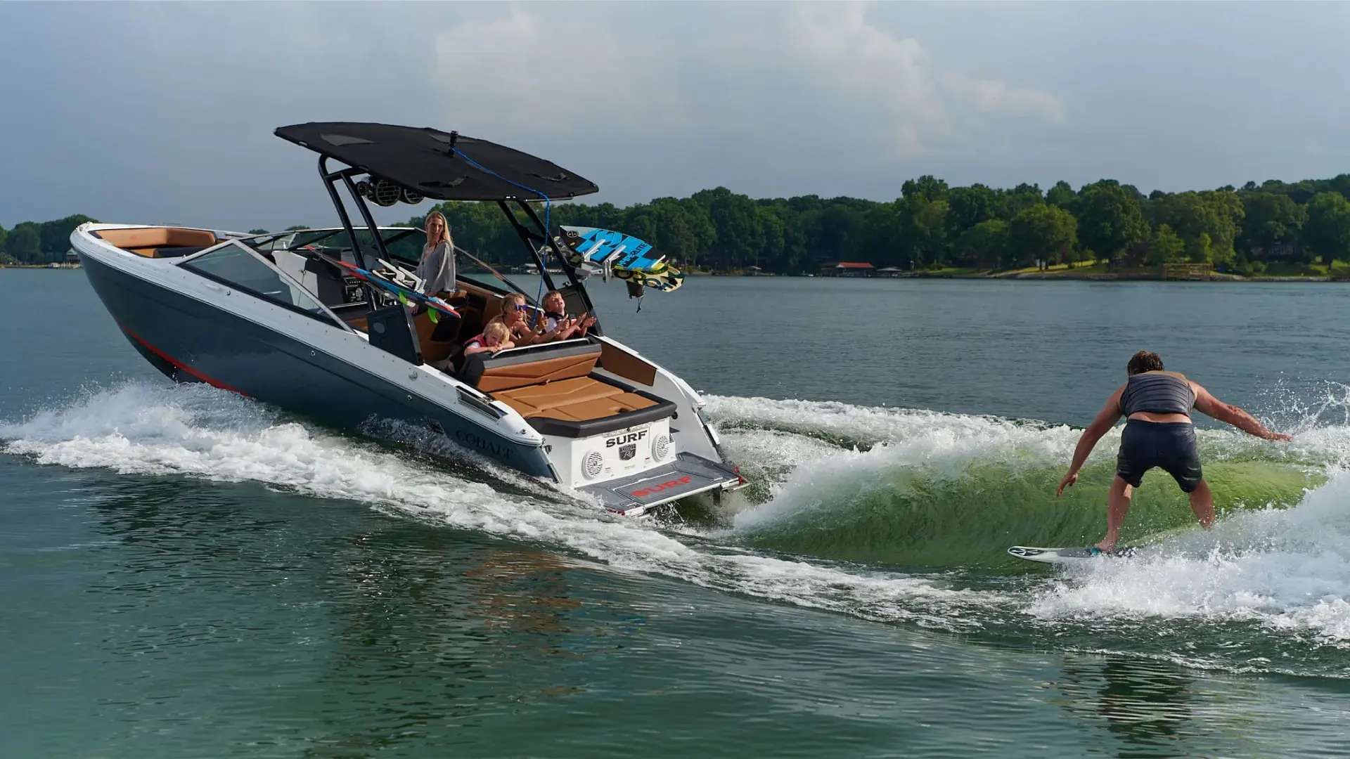 Cobalt Boats R4 Surf