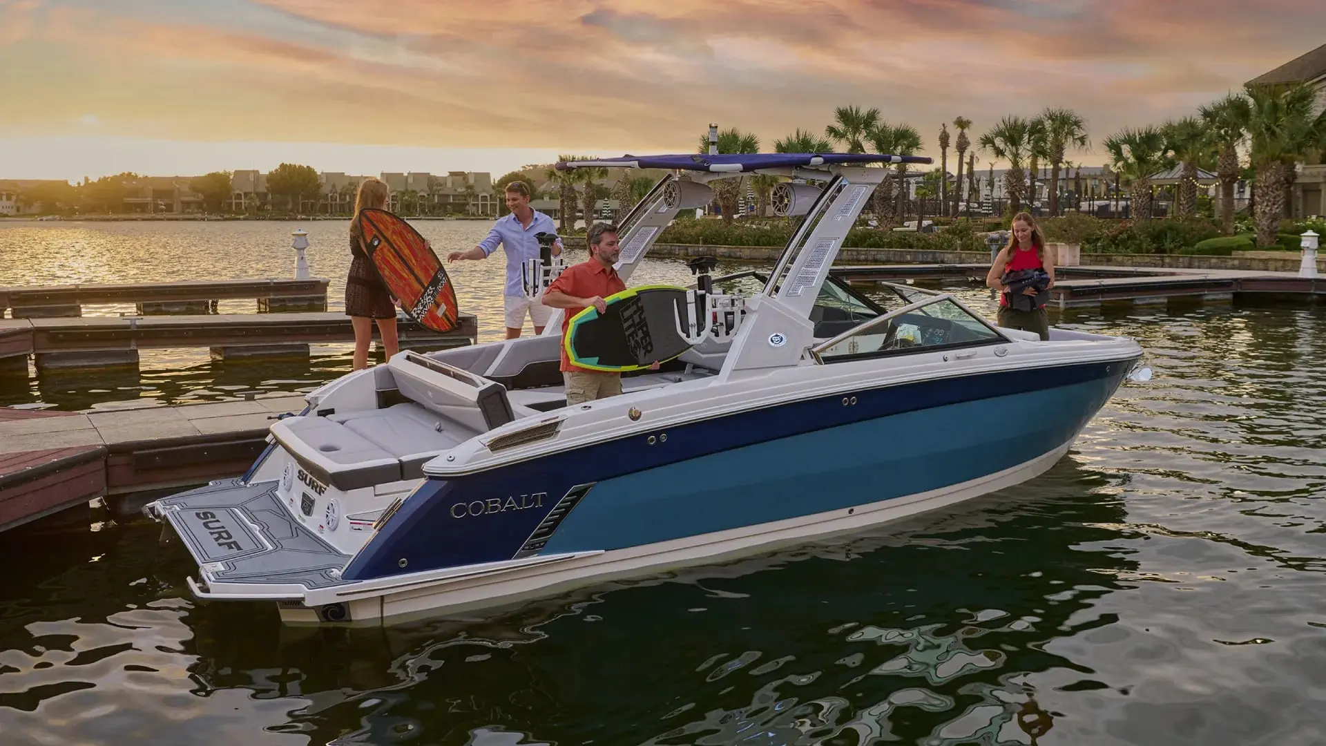 Cobalt Boats R8