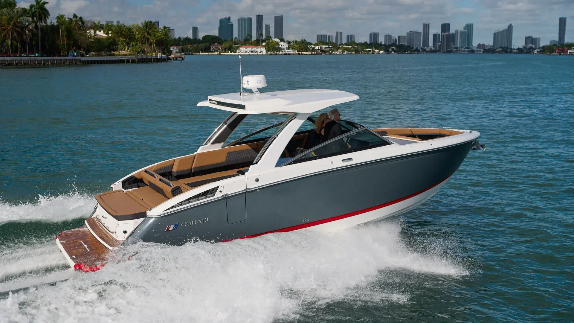 Cobalt Boats R33