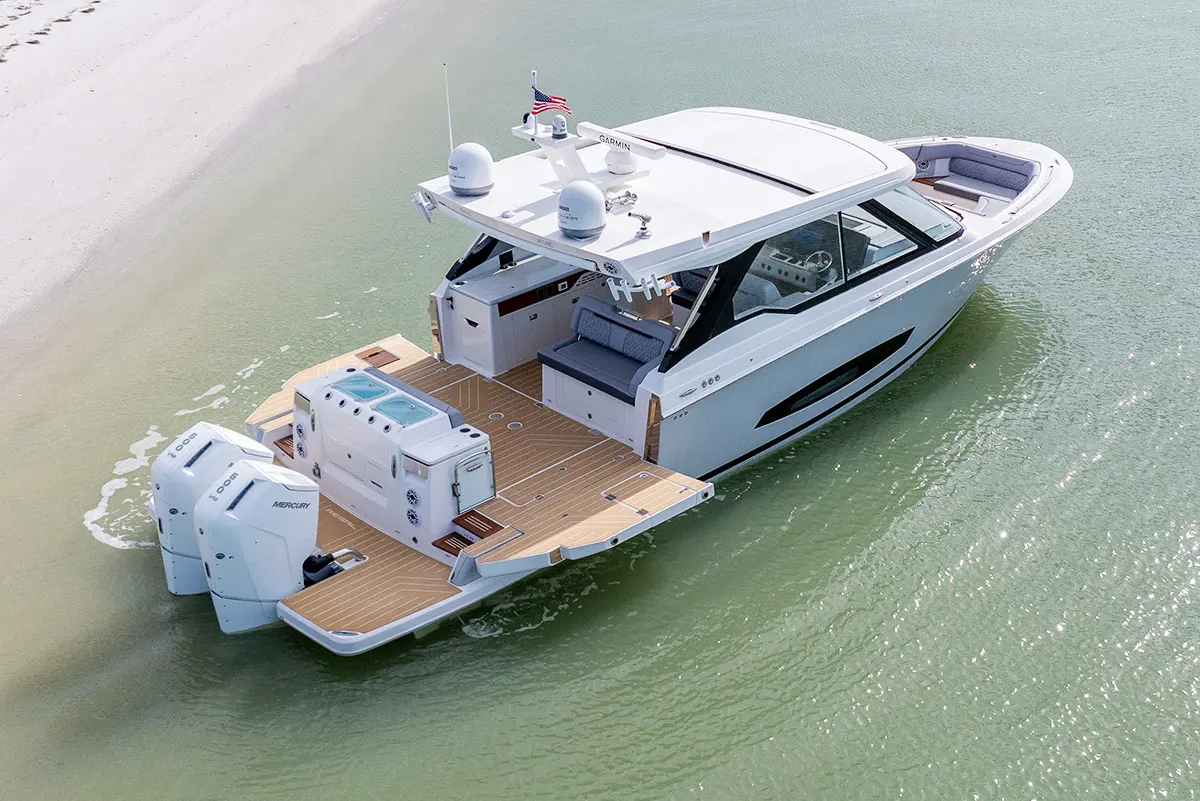 Regal Boats LX43