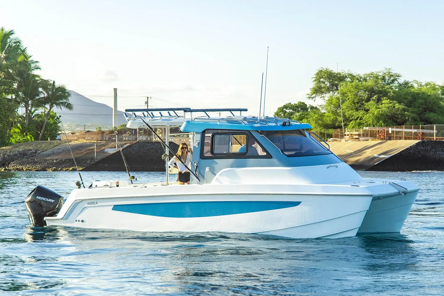 Aquila 28 Molokai Cuddy