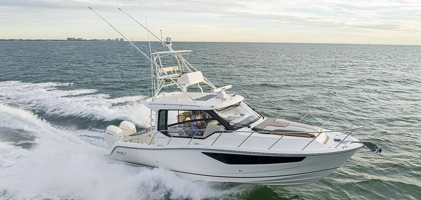 Boston Whaler 365 Conquest