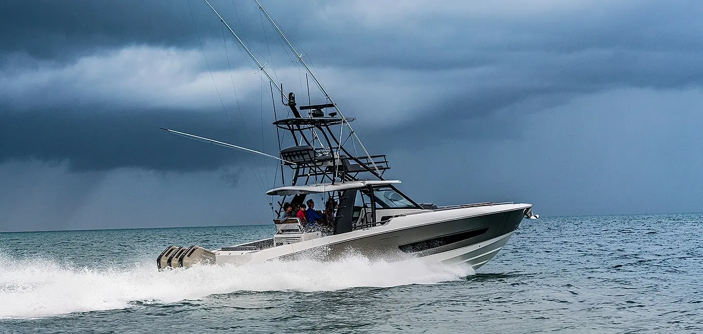 Boston Whaler 420 Outrage