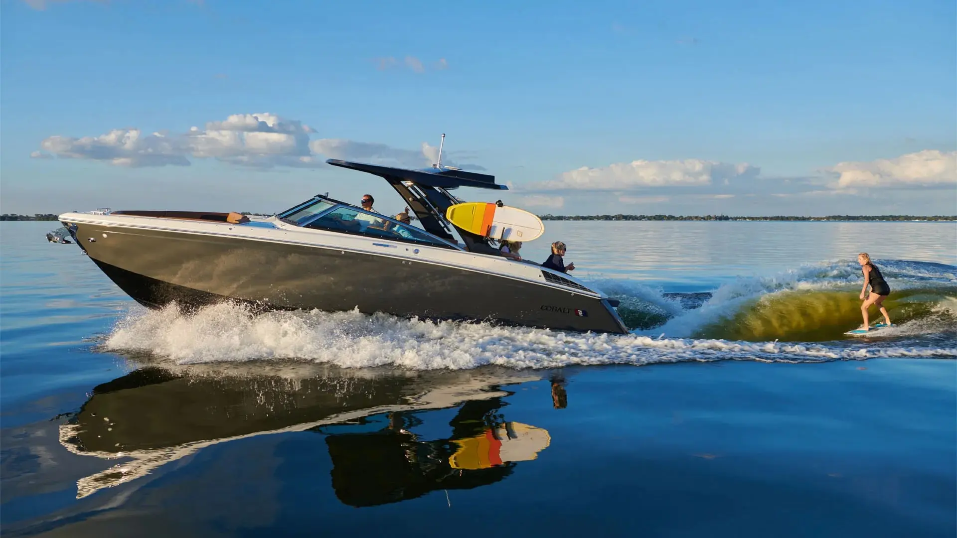 Cobalt Boats R33 Surf