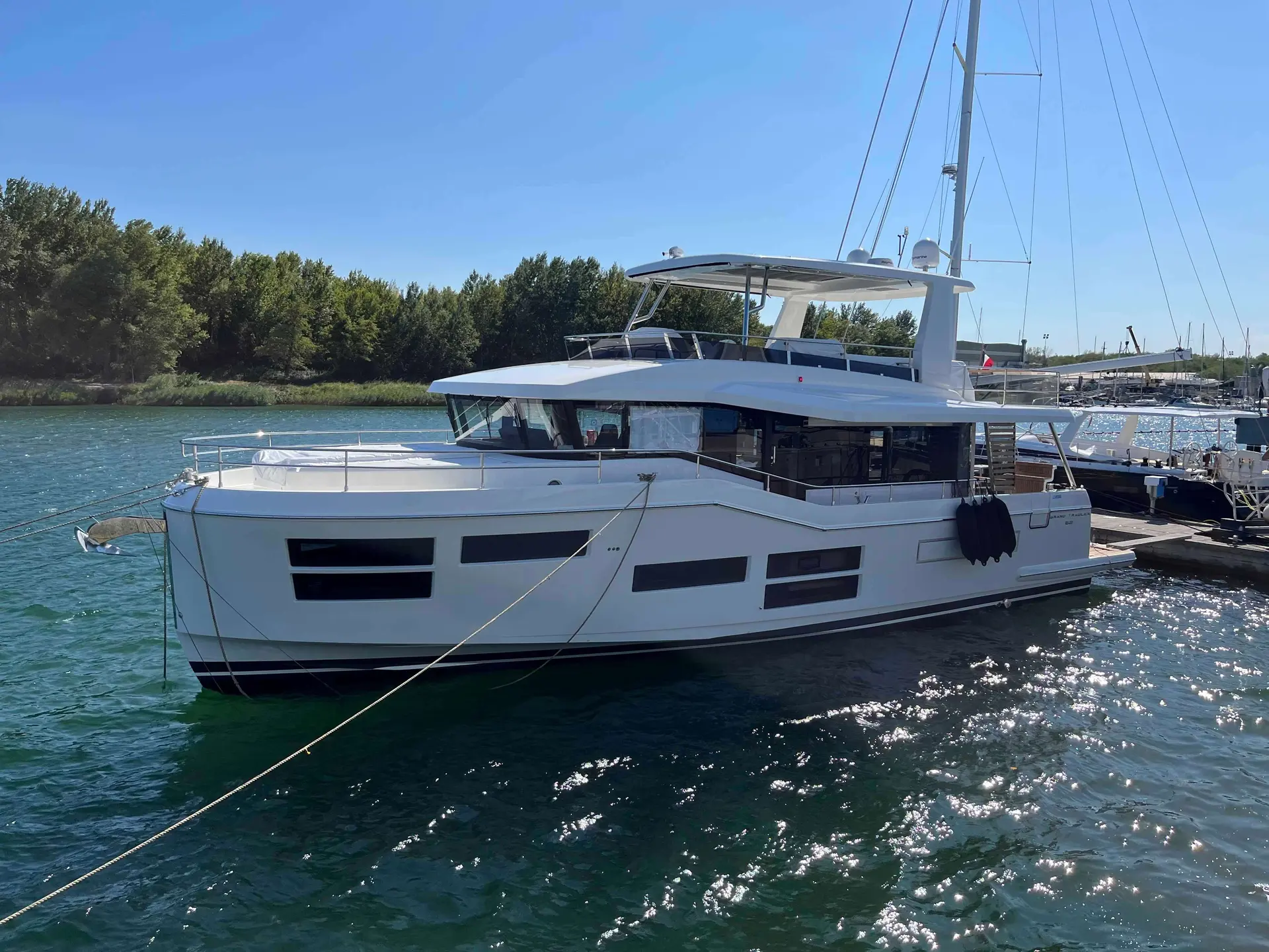 Beneteau Grand Trawler 63