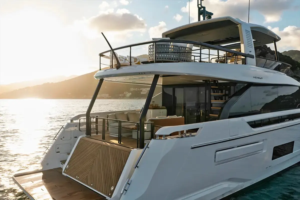 Azimut Fly 82