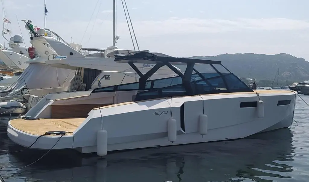 Evo Yachts R4 Icone
