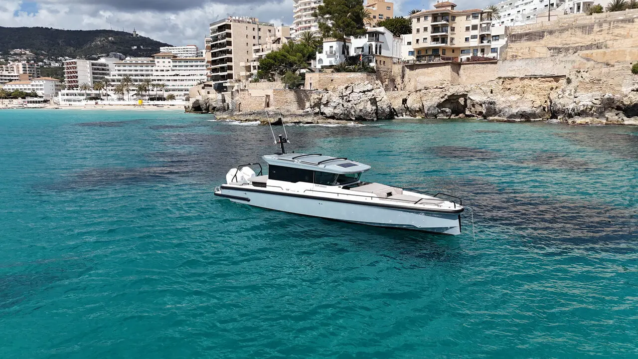 Axopar 38 XC Cross Cabin