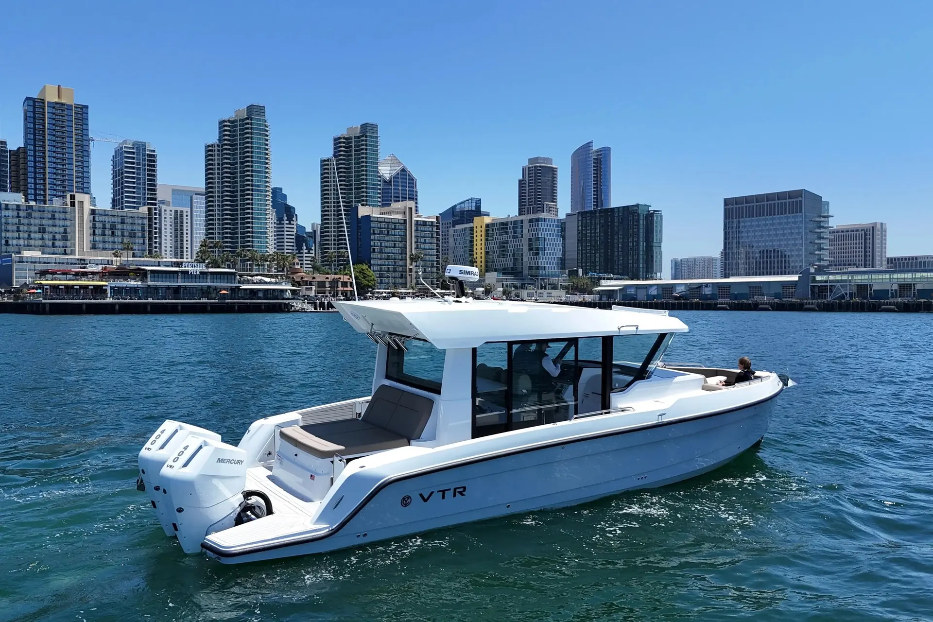 Cruisers Yachts 38 VTR