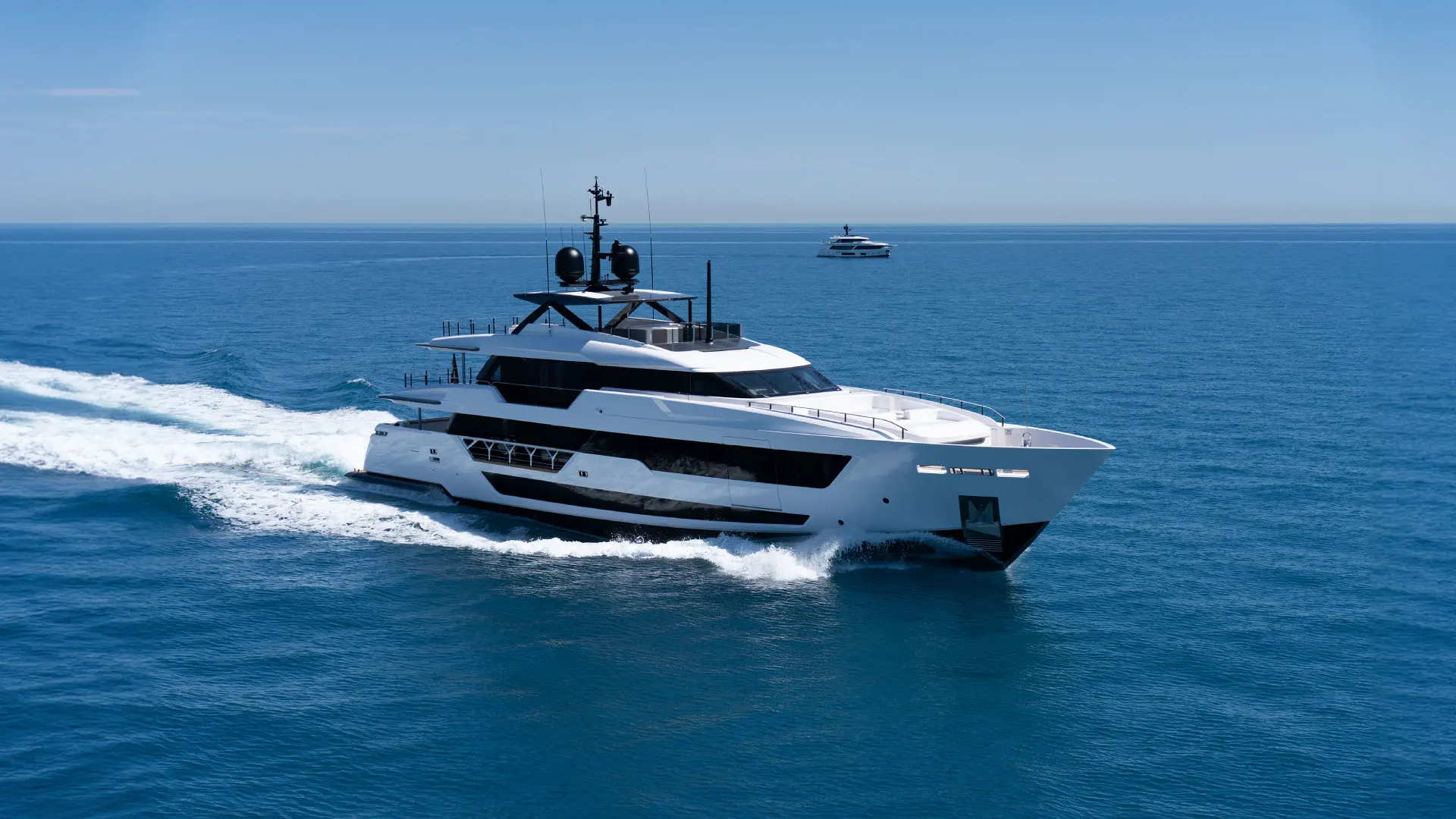 Custom Line Saetta 140'