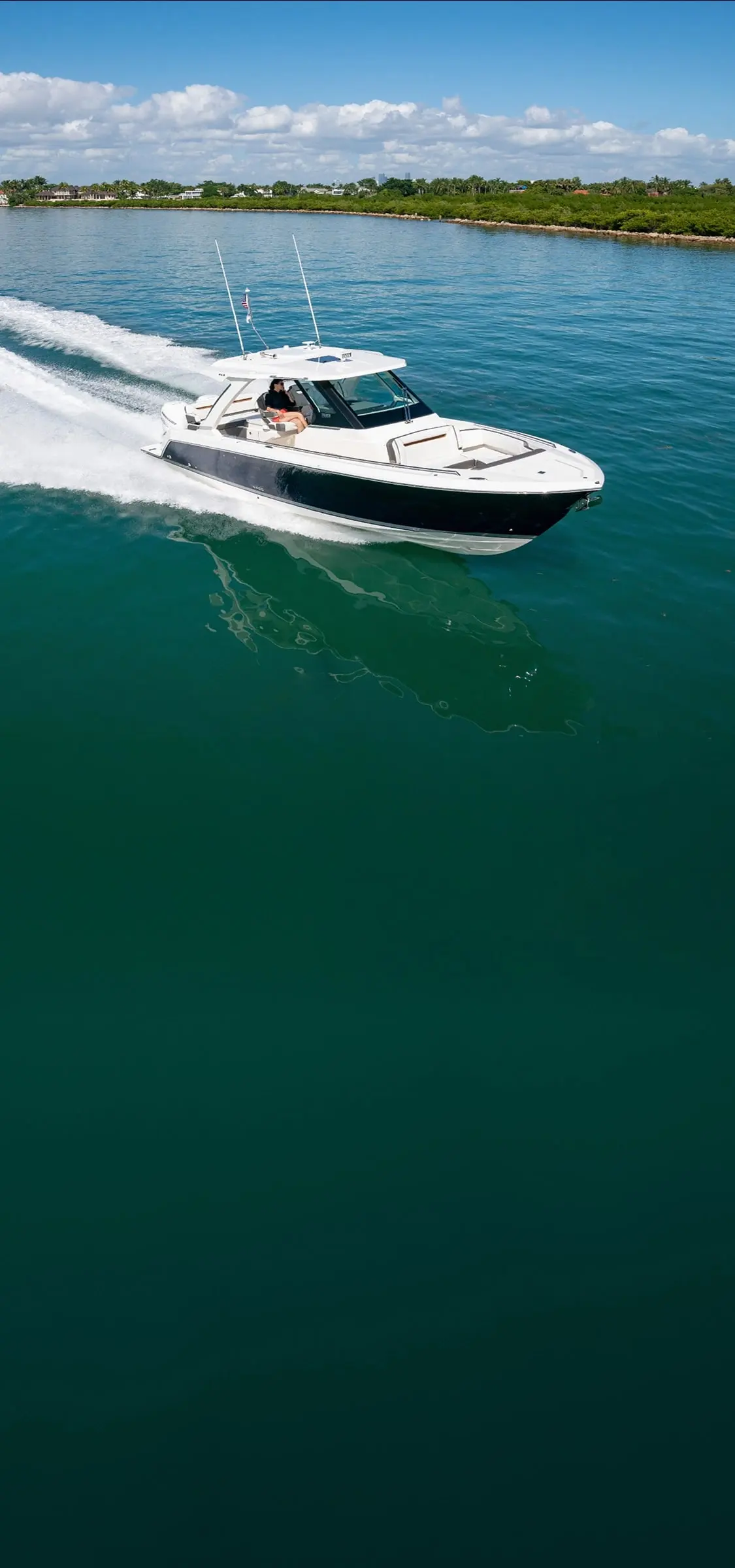 Tiara Yachts 34LS