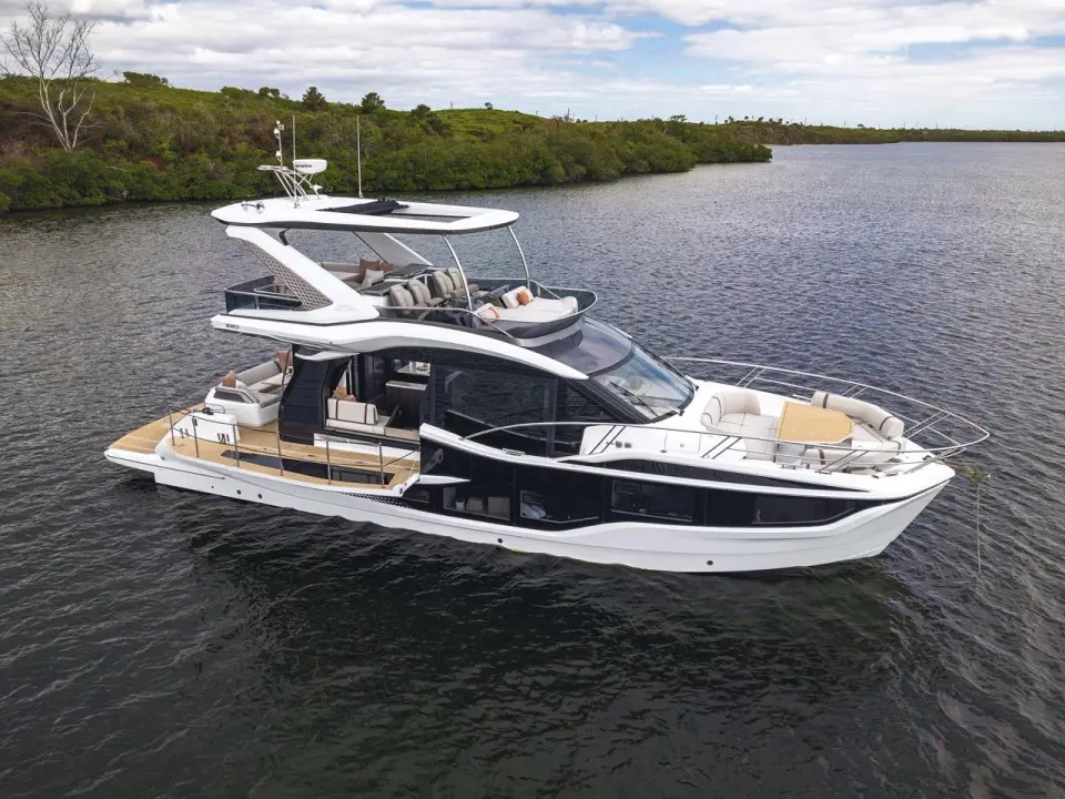 Galeon 520 Fly
