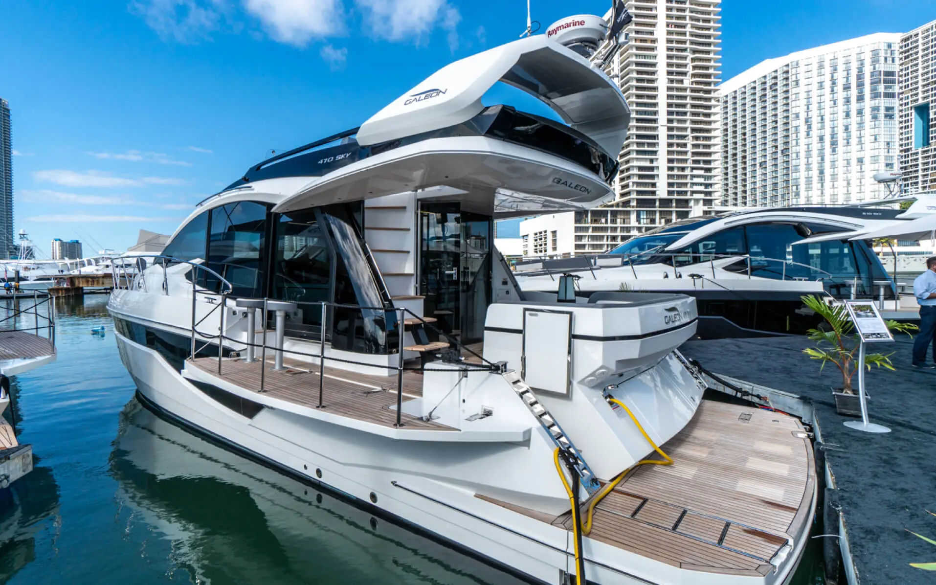 Galeon 470 Skydeck