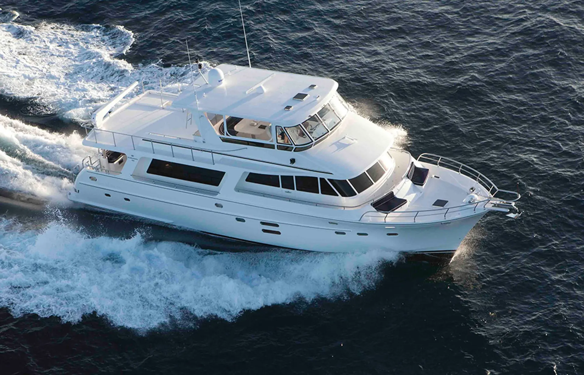 Hampton Yachts Endurance 680 Skylounge