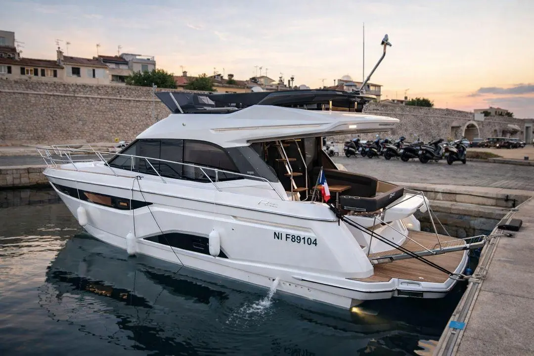 Bavaria Yachts R40 Fly