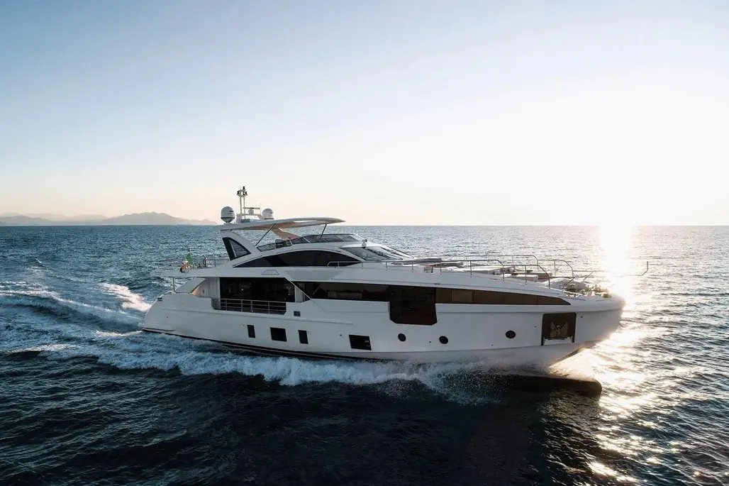 Azimut Grande 32M