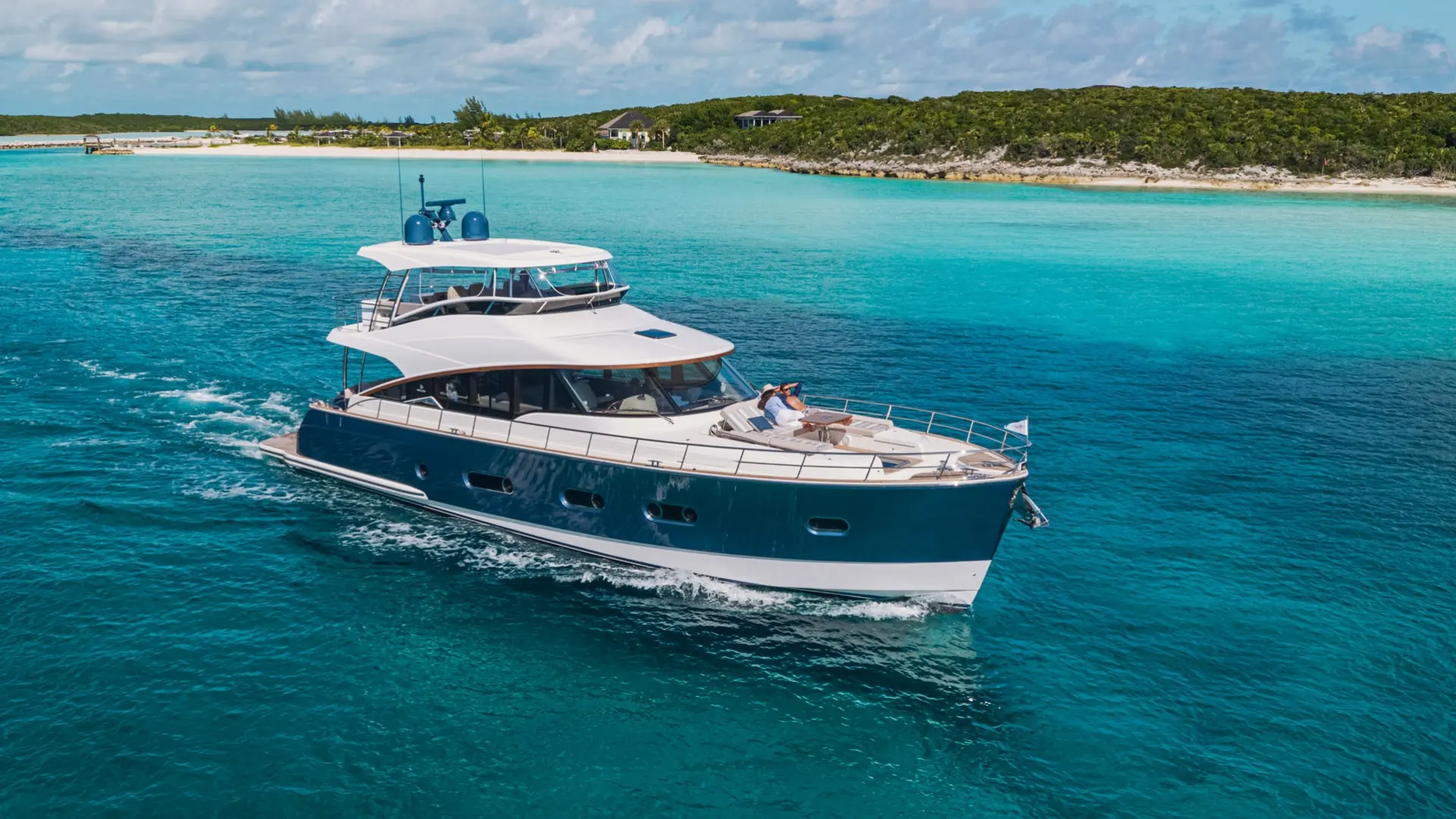Riviera Belize 66 Daybridge