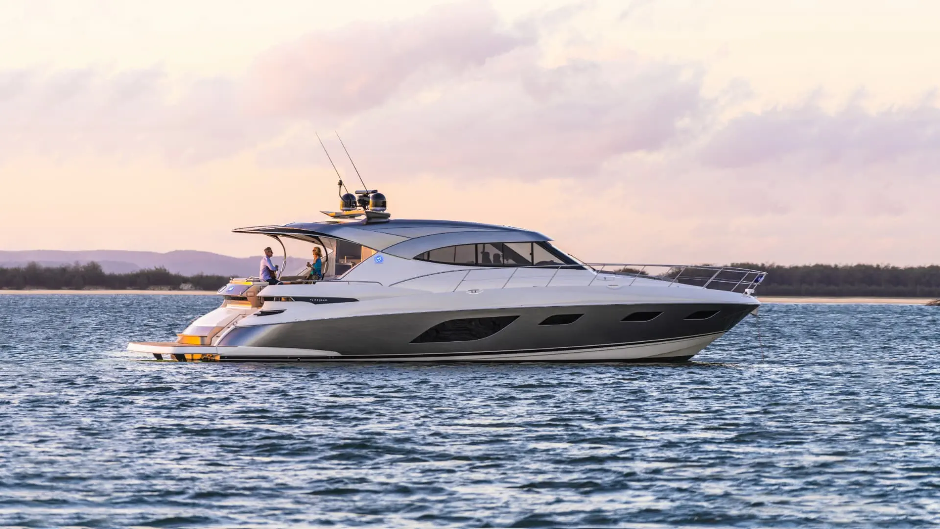 Riviera 6000 Sport Yacht Platinum Edition