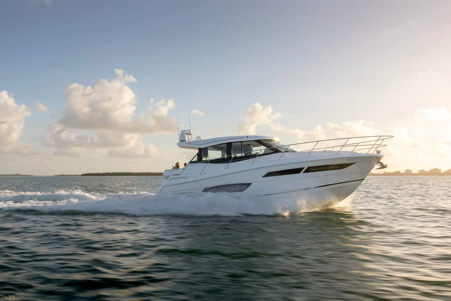 Regal Boats 38 Grande Coupé