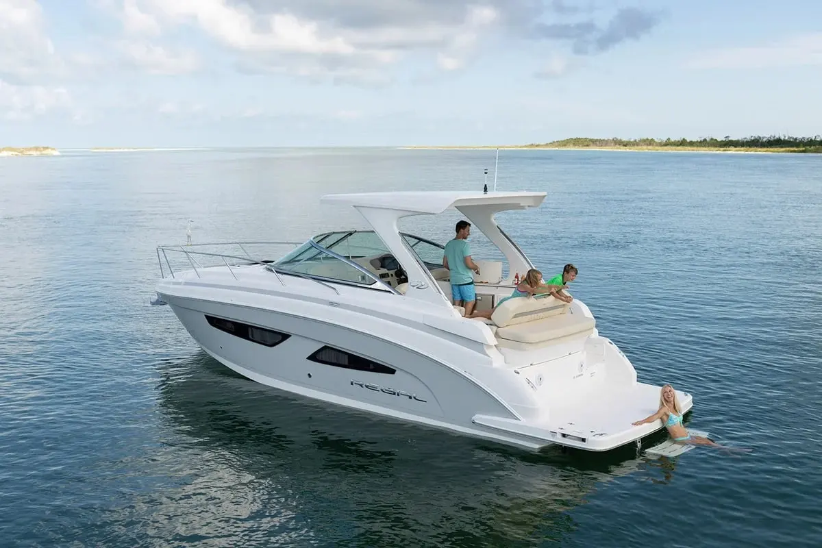 Regal Boats 33 Express