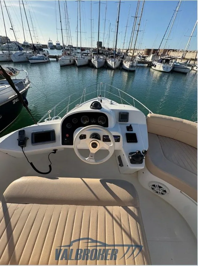 Außendetail der Sealine F 37 aus dem 2007er Angebot