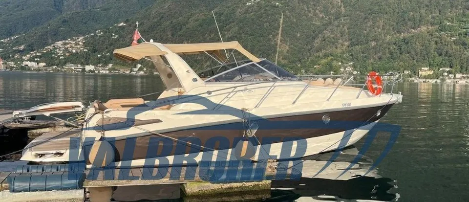 Cranchi Zaffiro 32 mit Rumpfprofil und Cockpit aus der Inseratsgalerie