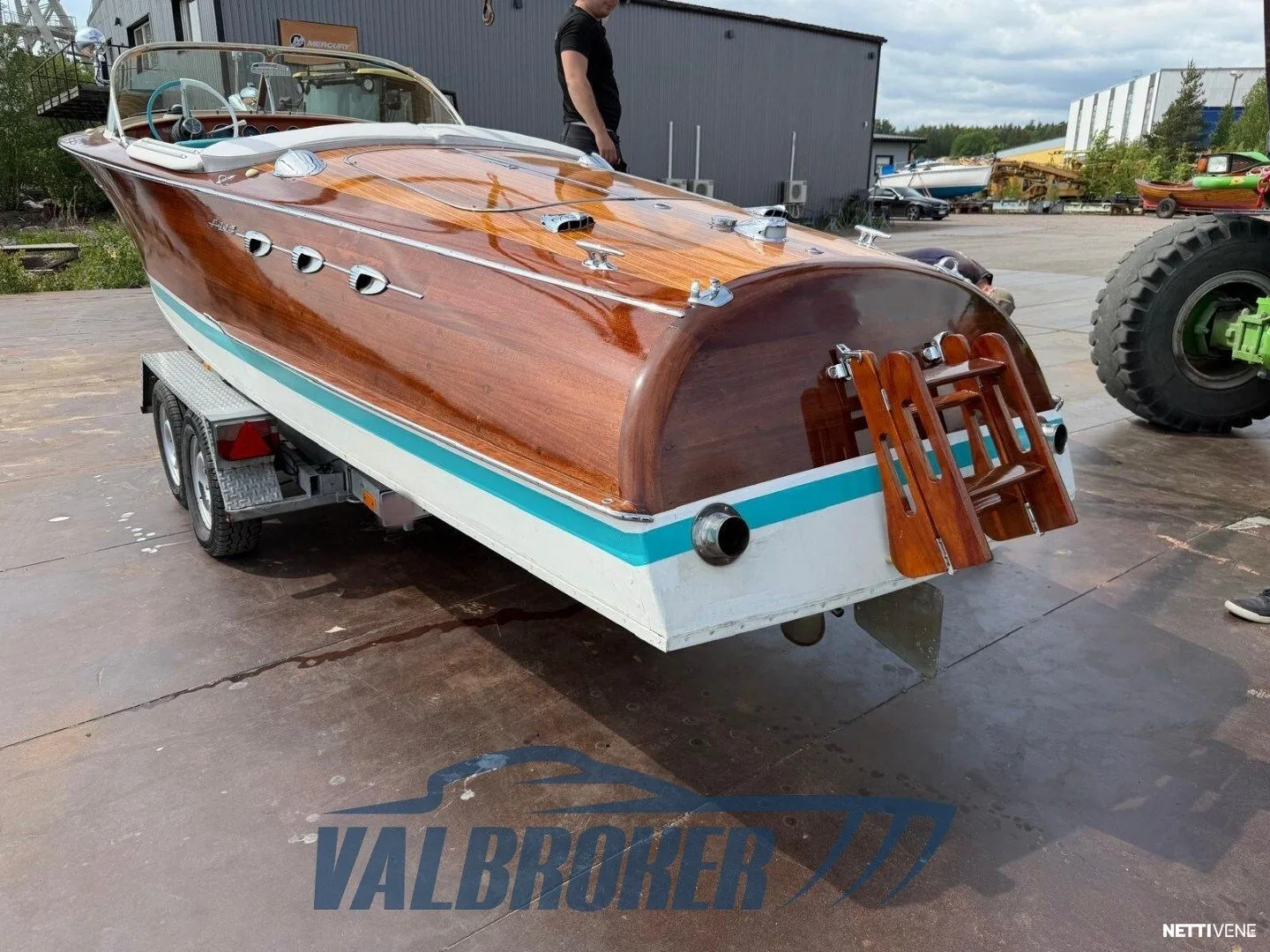 Lackiertes Deck einer Riva Ariston