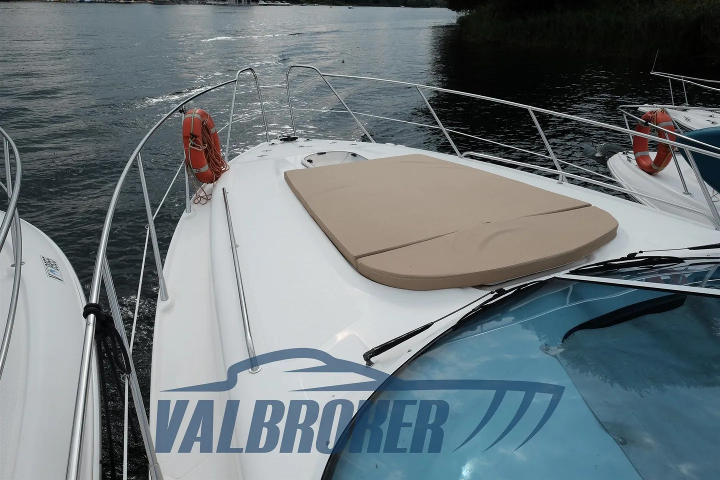 Plateforme de bain et poupe du Sealine S 34