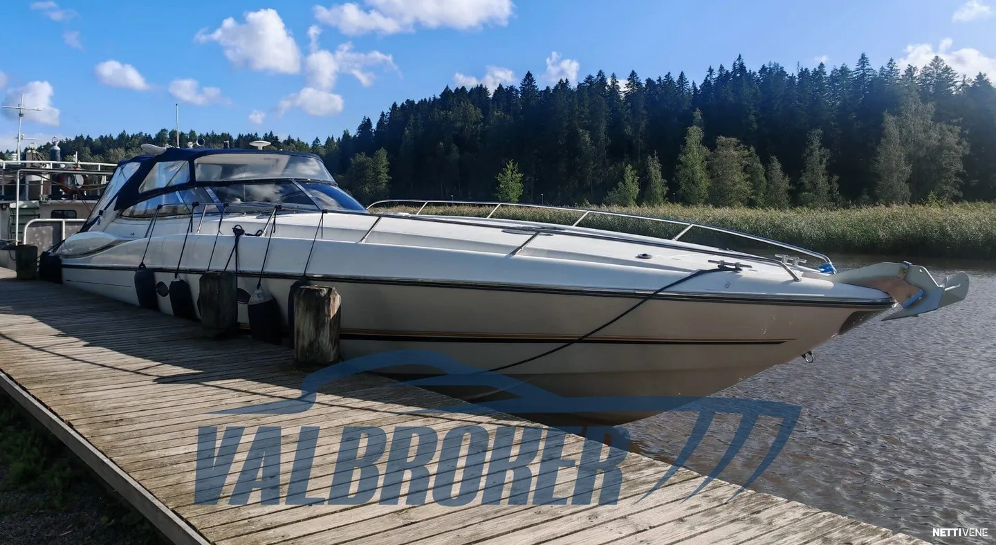 Dinette der Sunseeker Superhawk 48