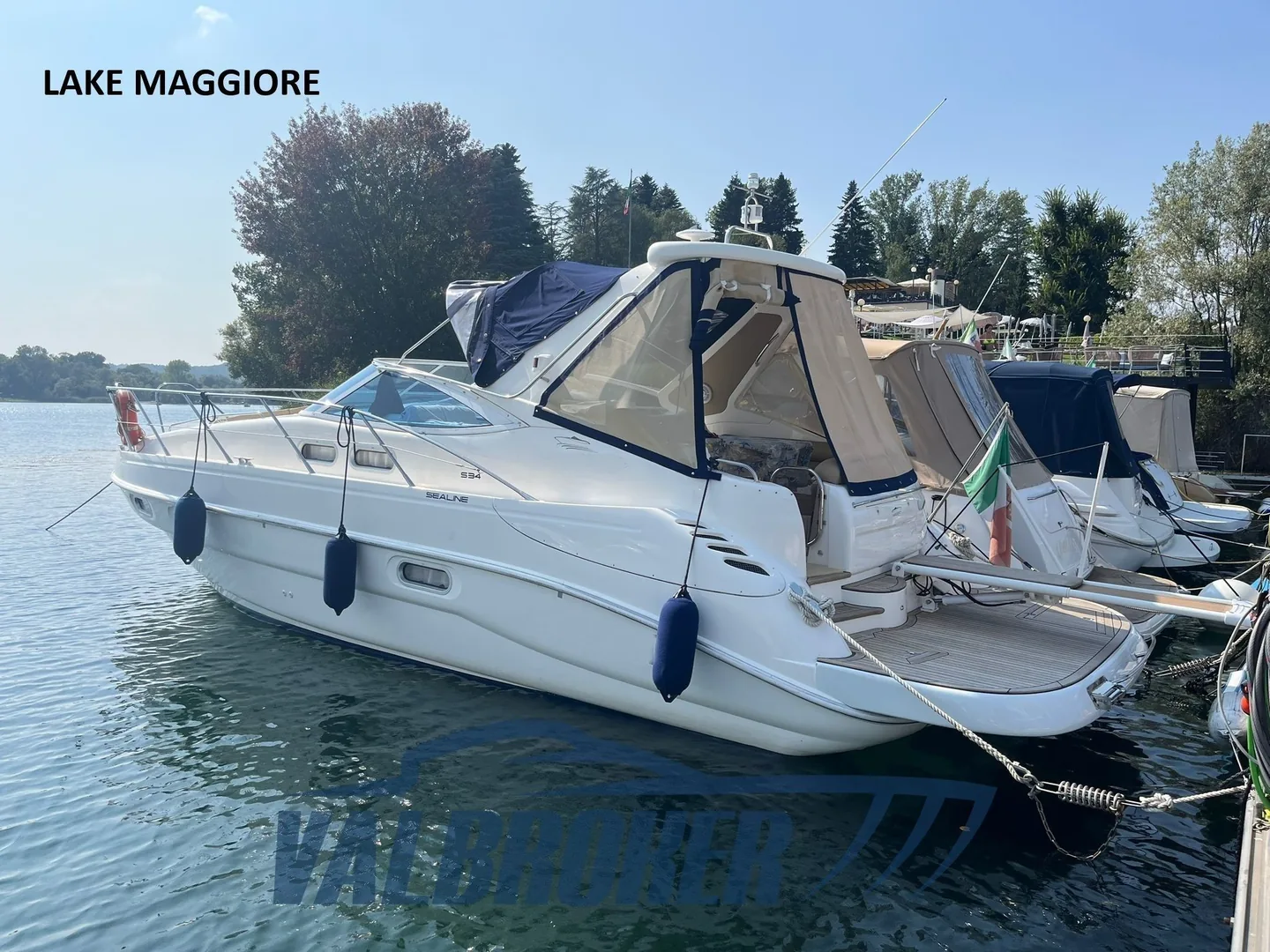 Poste de pilotage du Sealine S 34