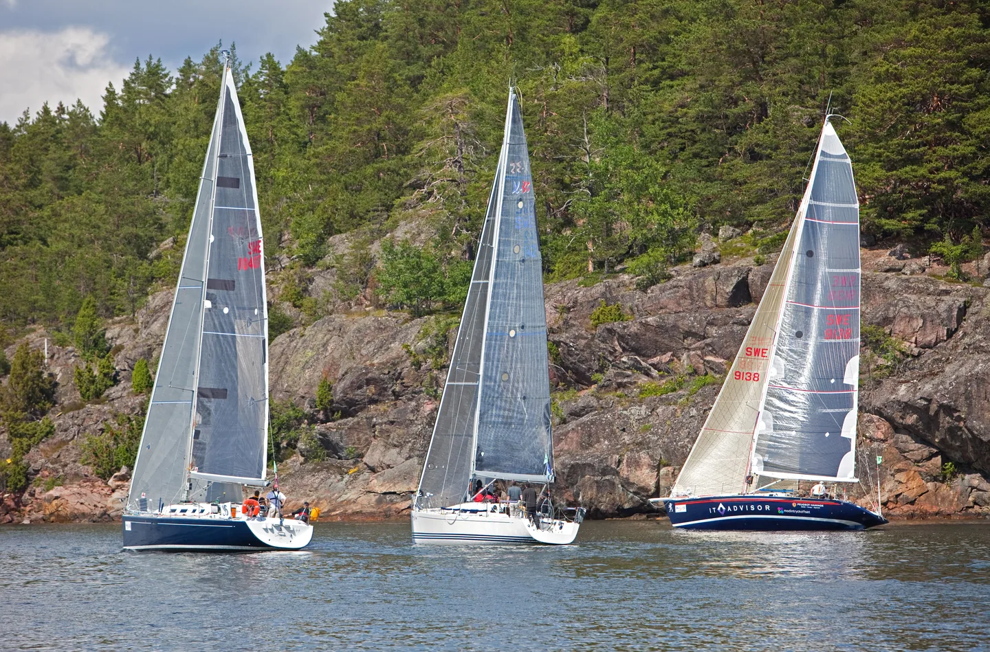Drei bemannte Segelyachten bei der Hochseeregatta Gotland Runt