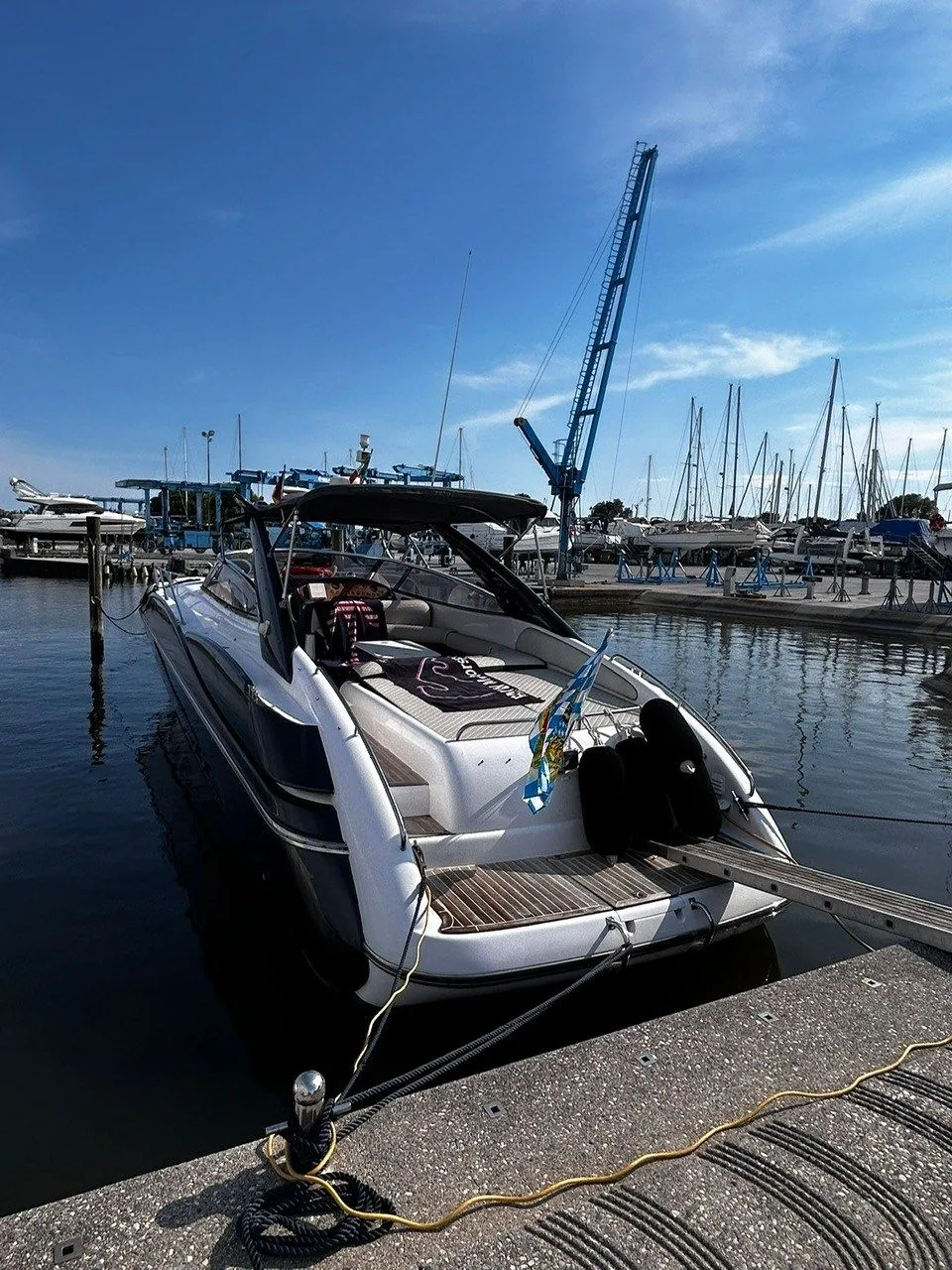 Steuerstand der Sunseeker Superhawk 48