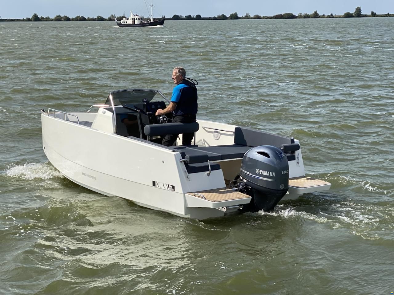 Nuva Yachts M6 Open