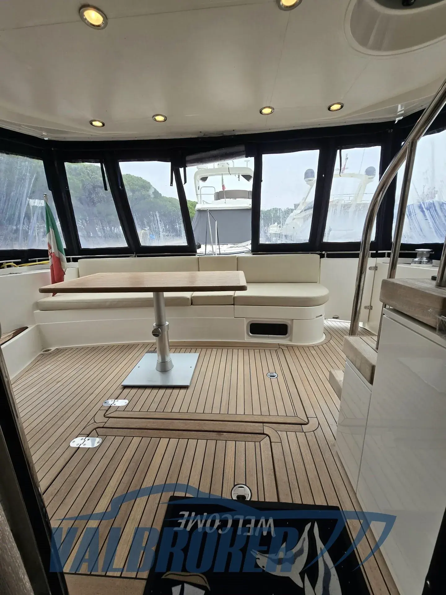 Fairline Phantom 50, photographie extérieure 3 d'un bateau présenté dans une annonce actuelle