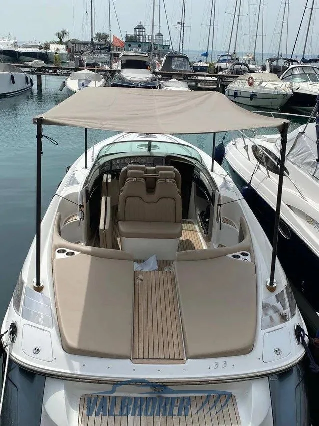 Cobalt 343, détail du bateau d'annonce Batoo 11