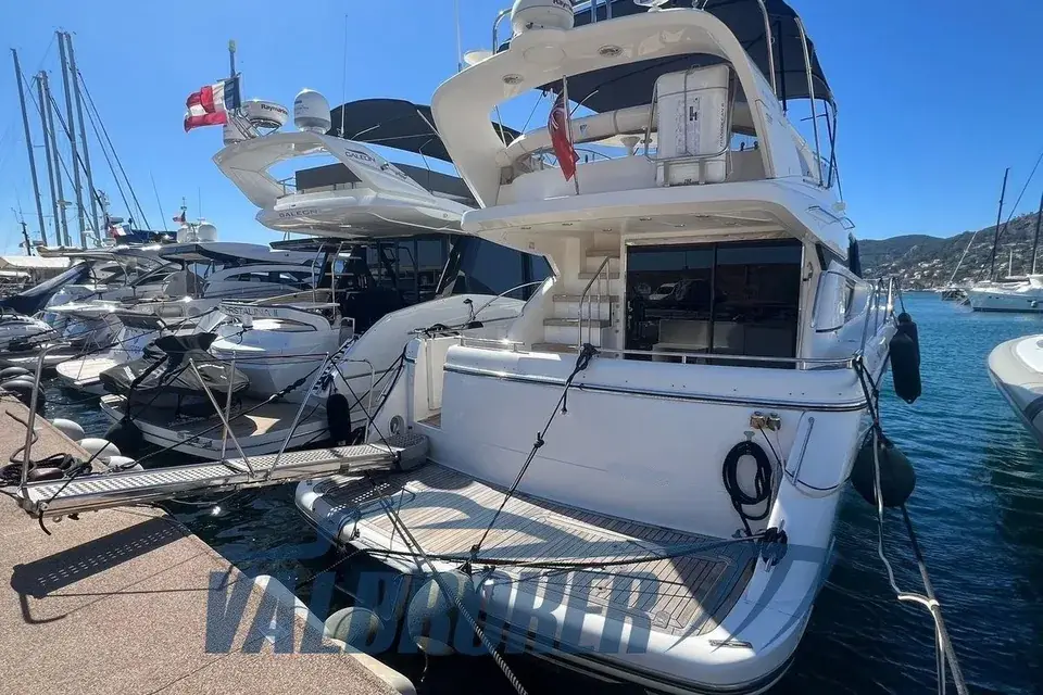 Fairline Phantom 50, photographie extérieure 11 d'un bateau présenté dans une annonce actuelle