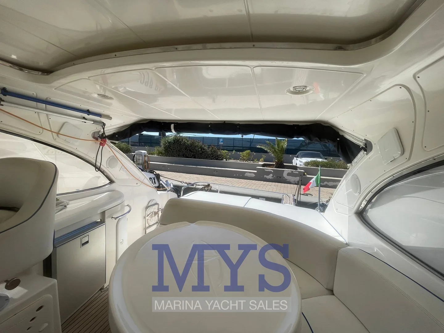 Vue extérieure du Bavaria 38 SPORT HT 2006