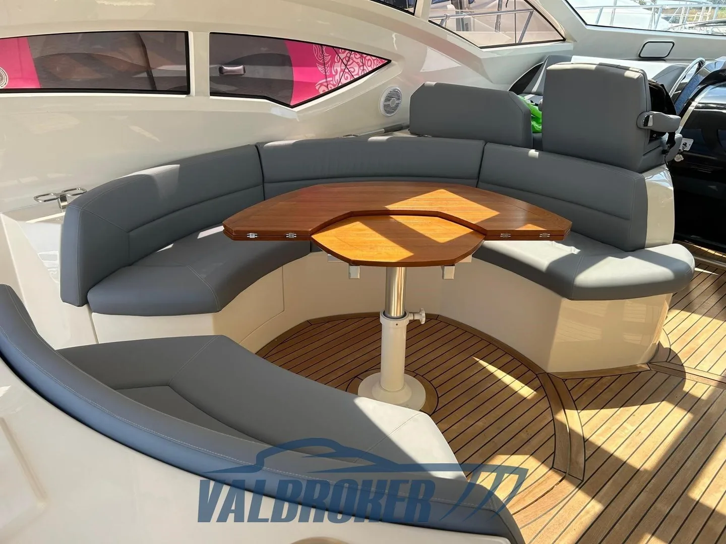 Détail du premier exemplaire Absolute 56