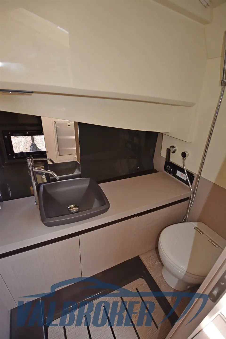 Couchage à bord de l’Invictus GT320