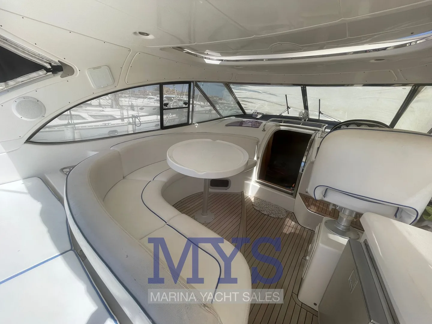 Flanc et hard-top du Bavaria 38 SPORT HT 2006