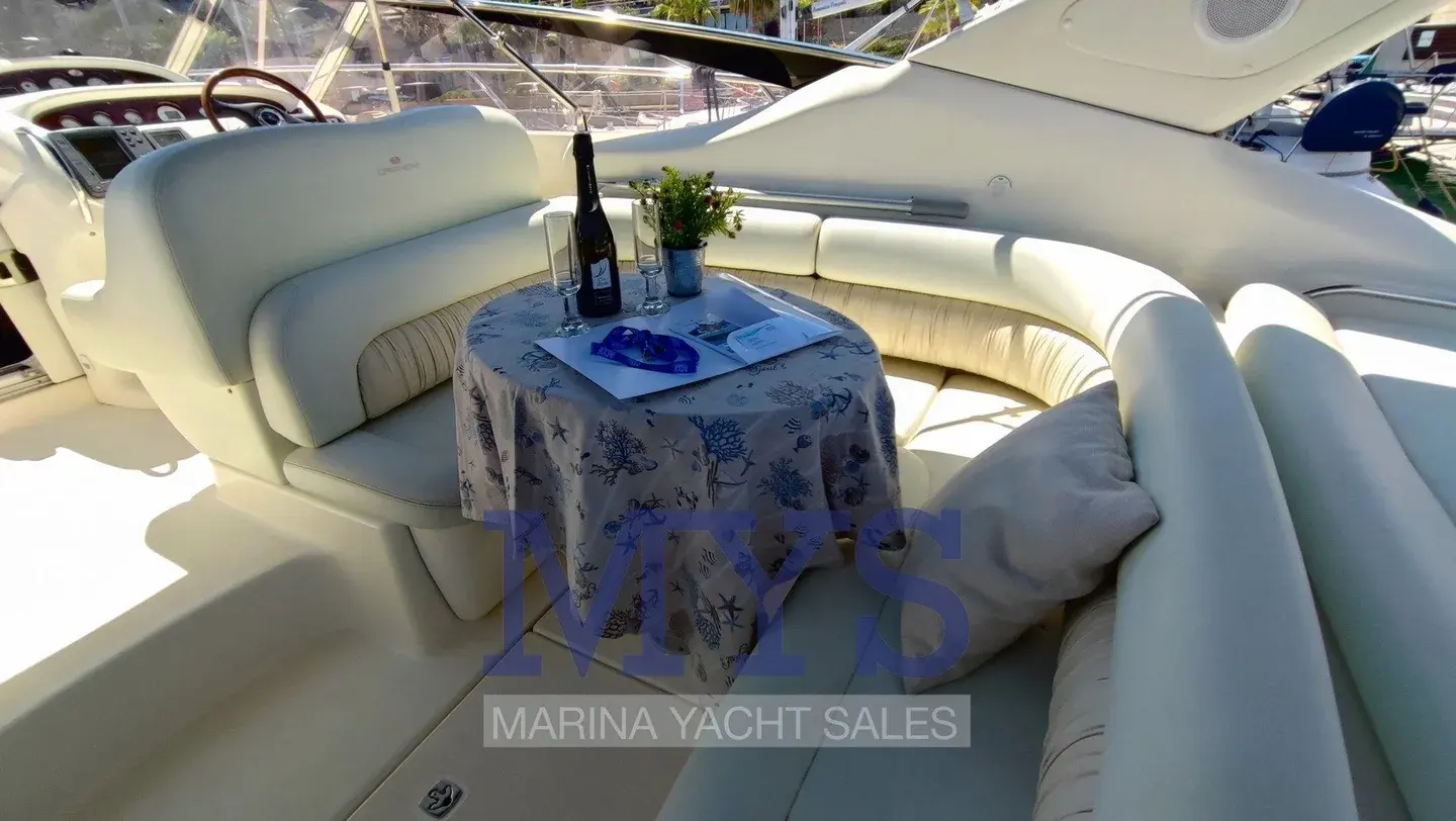 Cranchi Endurance 39, détail du pont dans l’annonce Marina Yacht Sales
