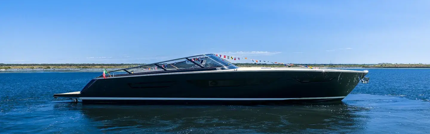 Itama 70 launched in Ravenna: what to look at closely in Ferretti Group's new open yacht