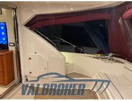 Fairline Phantom 50, photographie extérieure 4 d'un bateau présenté dans une annonce actuelle