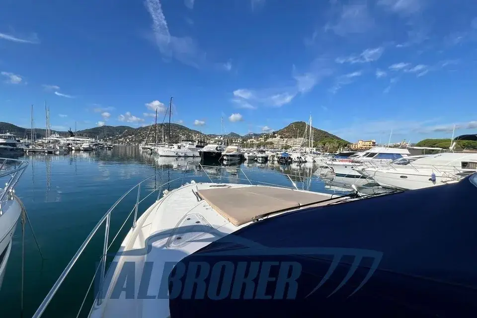 Fairline Phantom 50, photographie extérieure 2 d'un bateau présenté dans une annonce actuelle