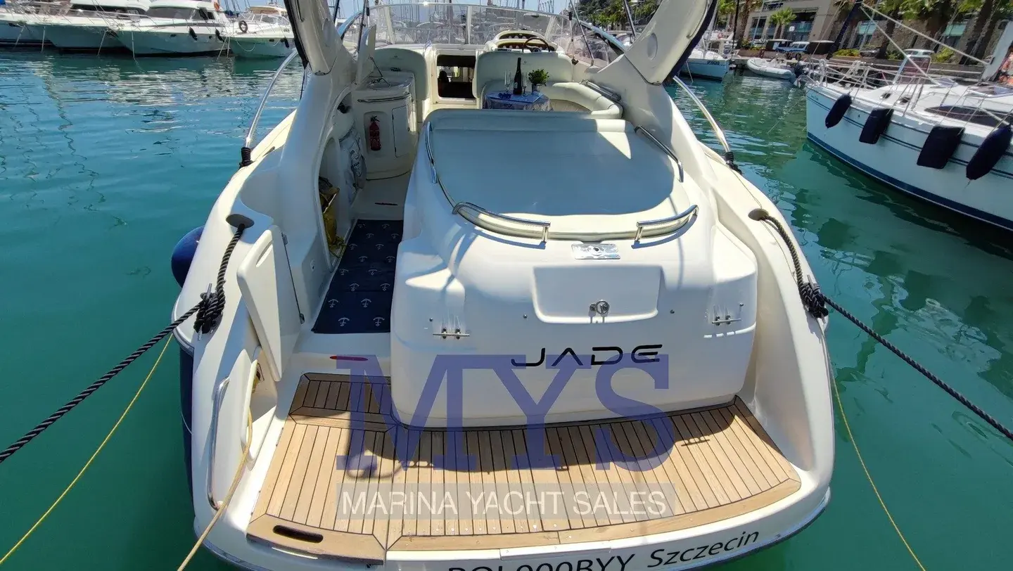 Cranchi Endurance 39, dinette intérieure dans l’annonce Marina Yacht Sales