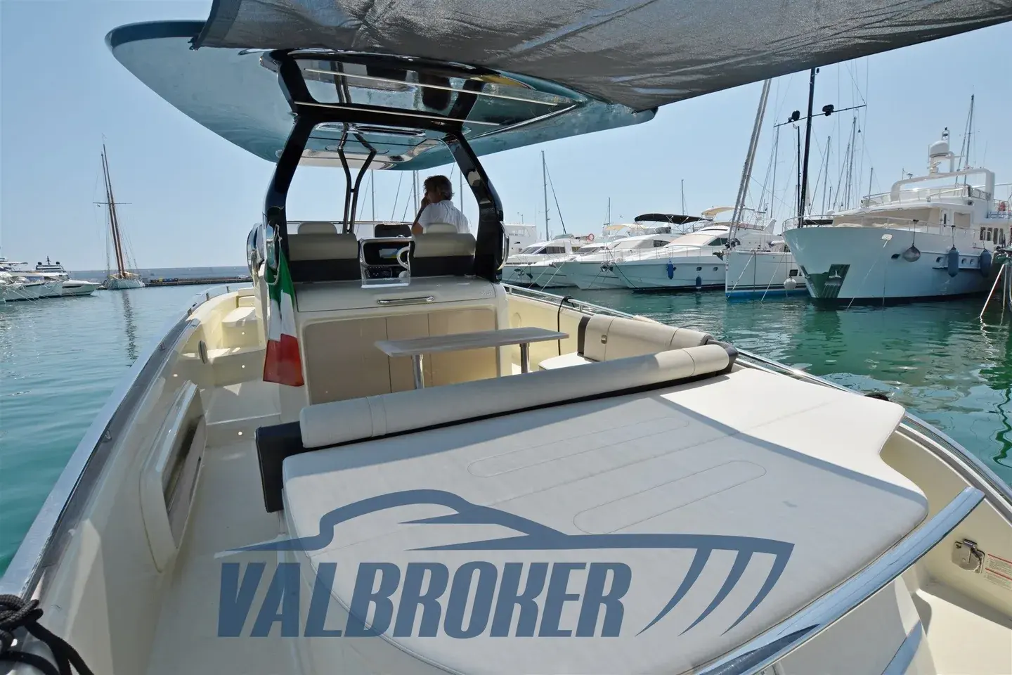 Bain de soleil avant de l’Invictus GT320